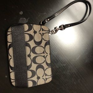 Black wristlet